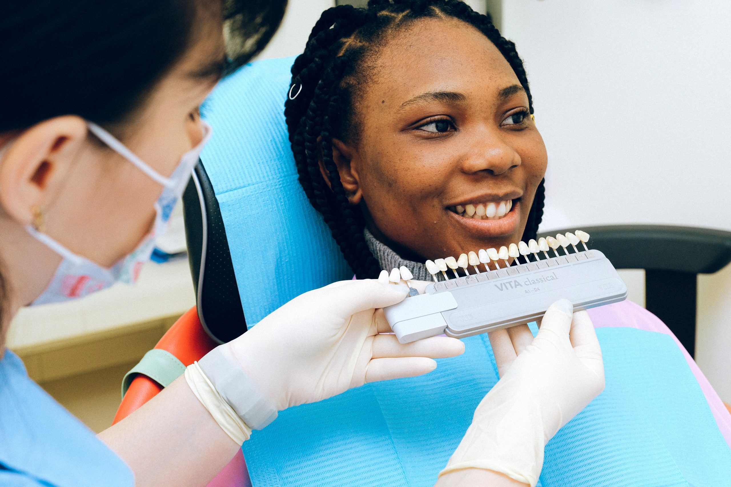 In ce conditii recomanda un dentist bun un aparat dentar din ceramica?